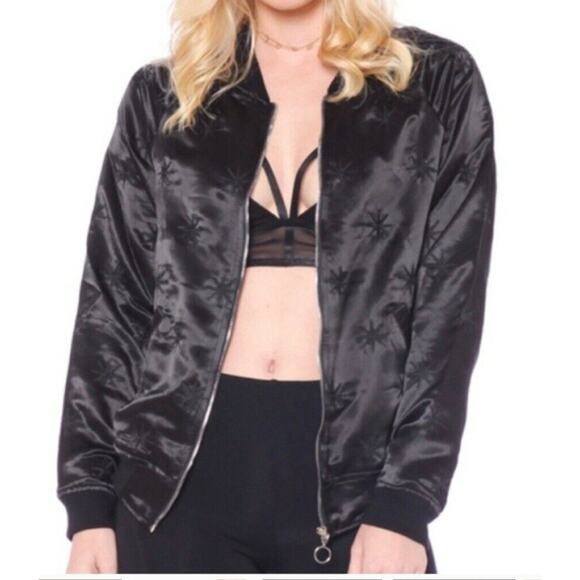 Honey Punch Womens Embroidered Stars Satin Bomber Jacket Medium Black New pacsun - Picture 2 of 7